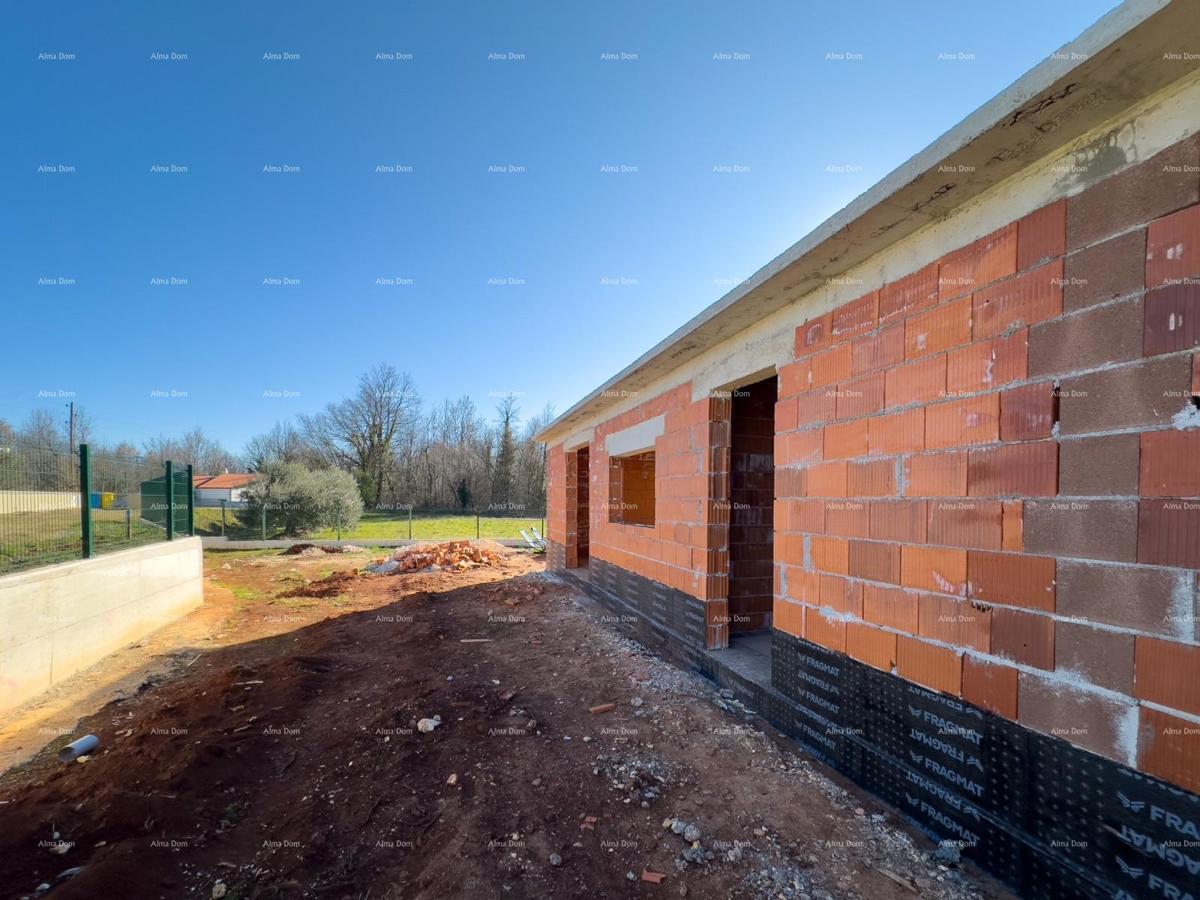 BARBAN, Kožljani - Duplex hiša (desni del). Ekološko urejen kraj, 15 minut od morja. Vseljivo takoj - poletje 2025.