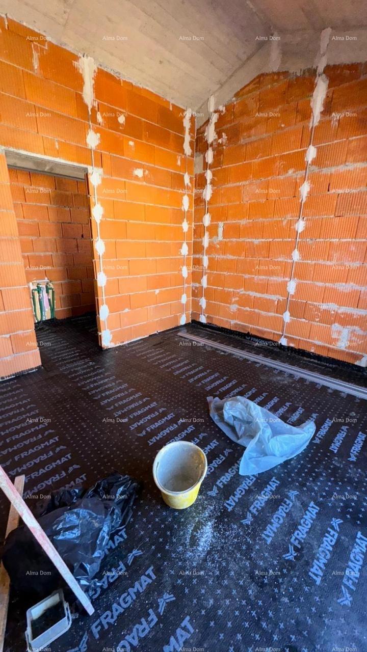 BARBAN, Kožljani - Duplex hiša (desni del). Ekološko urejen kraj, 15 minut od morja. Vseljivo takoj - poletje 2025.