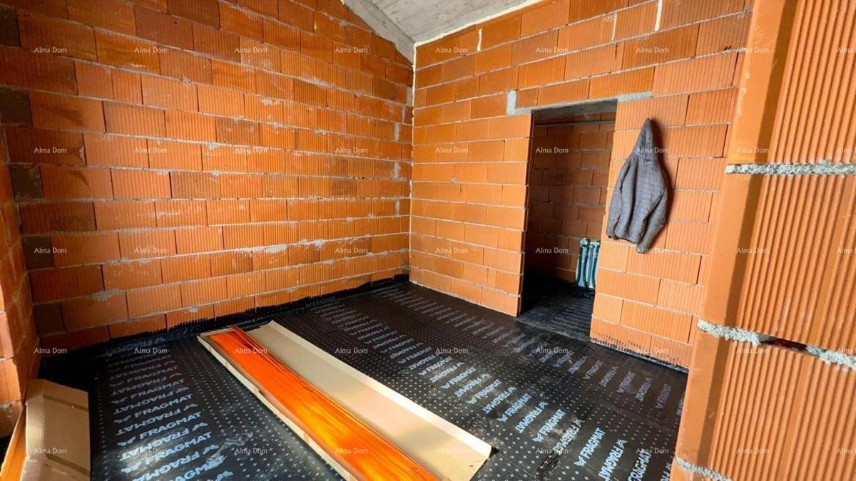 BARBAN, Kožljani - Duplex hiša (desni del). Ekološko urejen kraj, 15 minut od morja. Vseljivo takoj - poletje 2025.