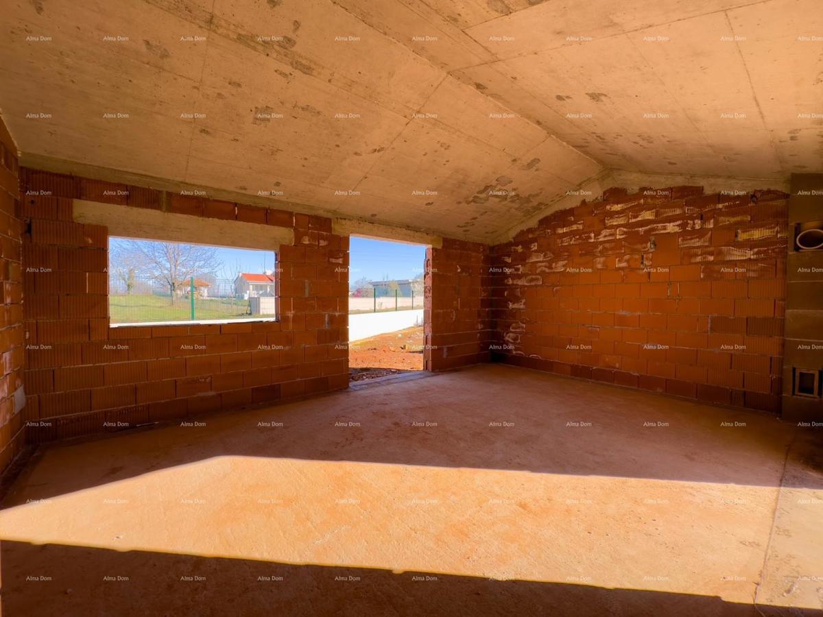 BARBAN, Kožljani - Duplex hiša (desni del). Ekološko urejen kraj, 15 minut od morja. Vseljivo takoj - poletje 2025.