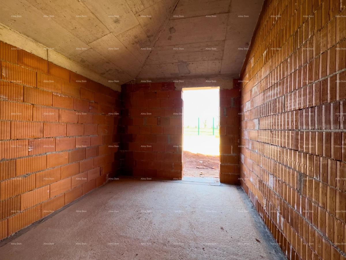 BARBAN, Kožljani - Duplex hiša (desni del). Ekološko urejen kraj, 15 minut od morja. Vseljivo takoj - poletje 2025.