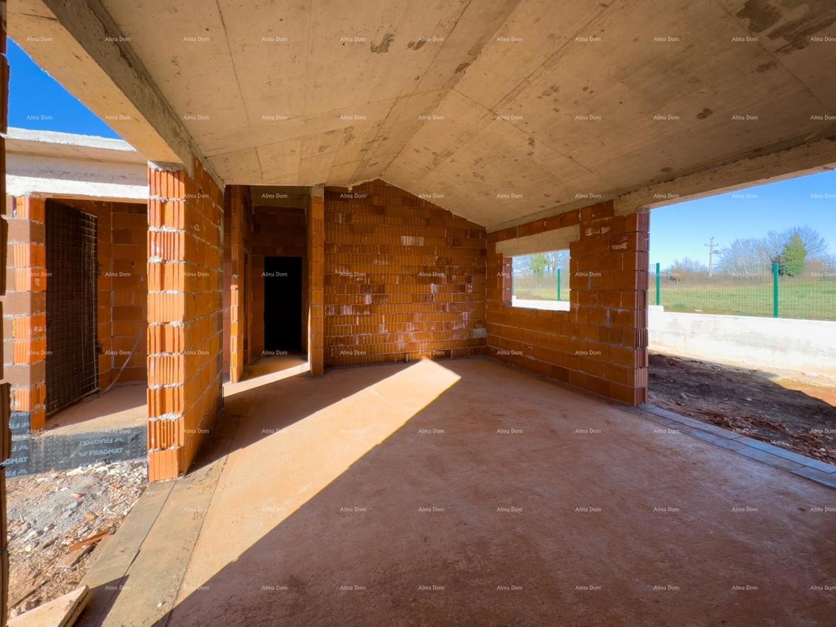 BARBAN, Kožljani - Duplex hiša (desni del). Ekološko urejen kraj, 15 minut od morja. Vseljivo takoj - poletje 2025.