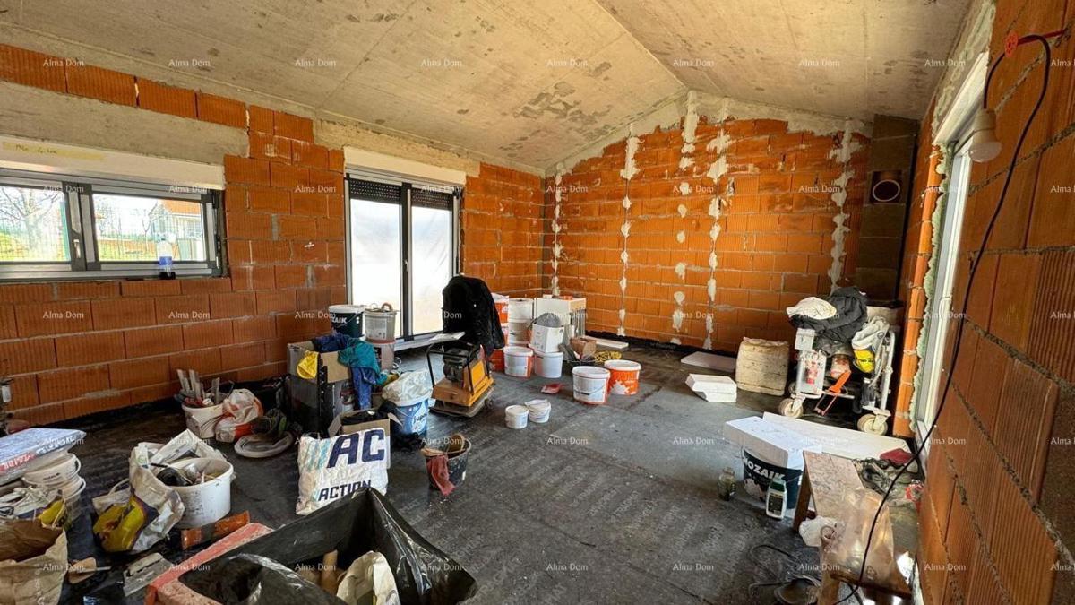 BARBAN, Kožljani - Duplex hiša (desni del). Ekološko urejen kraj, 15 minut od morja. Vseljivo takoj - poletje 2025.