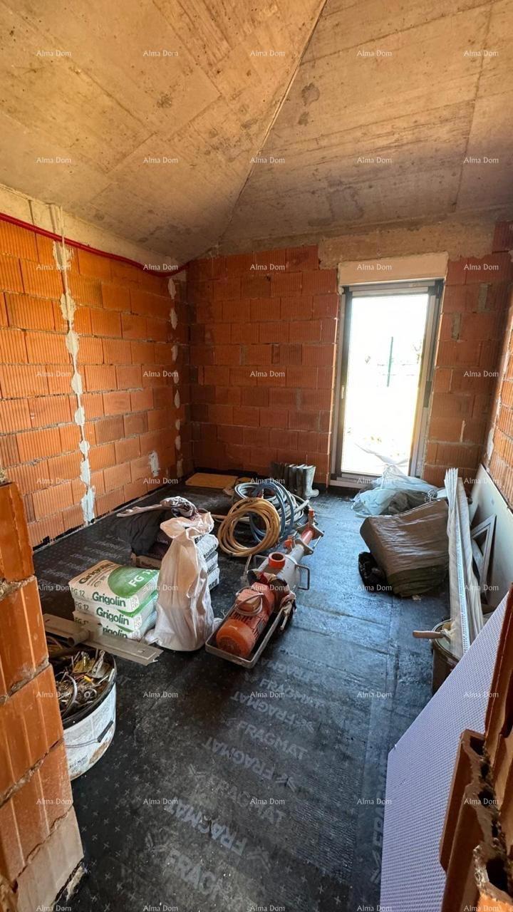 BARBAN, Kožljani - Duplex hiša (desni del). Ekološko urejen kraj, 15 minut od morja. Vseljivo takoj - poletje 2025.