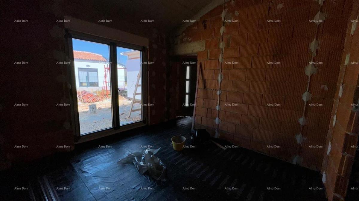 BARBAN, Kožljani - Duplex hiša (desni del). Ekološko urejen kraj, 15 minut od morja. Vseljivo takoj - poletje 2025.