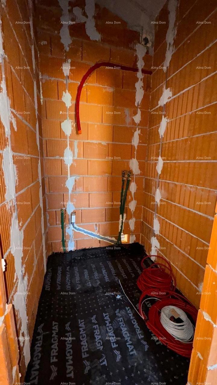 BARBAN, Kožljani - Duplex hiša (desni del). Ekološko urejen kraj, 15 minut od morja. Vseljivo takoj - poletje 2025.