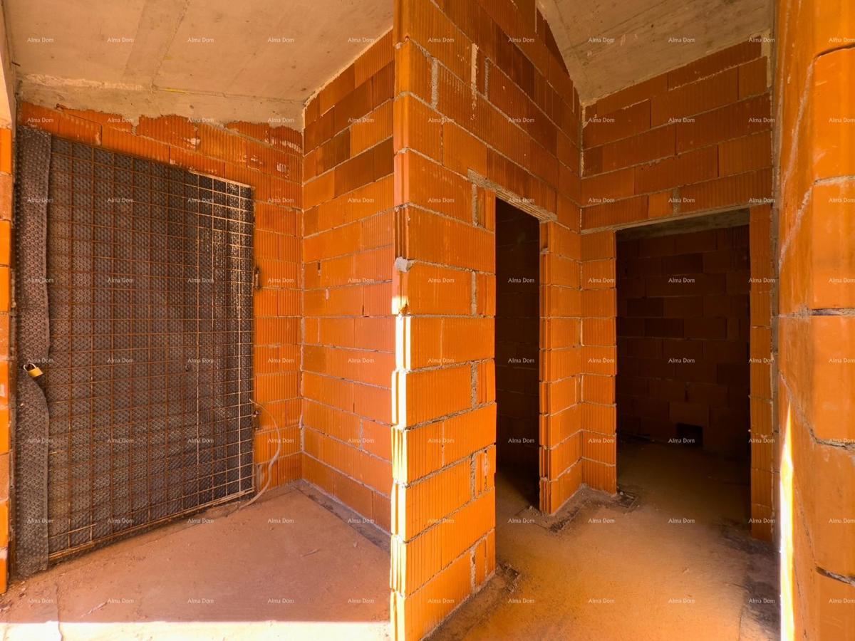 BARBAN, Kožljani - Duplex hiša (desni del). Ekološko urejen kraj, 15 minut od morja. Vseljivo takoj - poletje 2025.