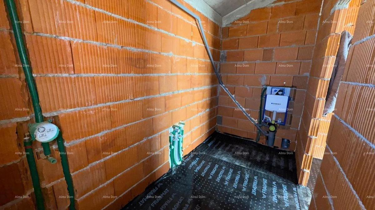 BARBAN, Kožljani - Duplex hiša (desni del). Ekološko urejen kraj, 15 minut od morja. Vseljivo takoj - poletje 2025.