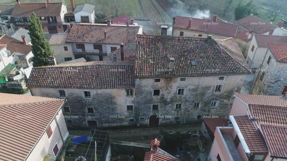 NA PRODAJ KUĆA ZA NALOŽENJE – CENTAR ŽMINJA – 546 m²