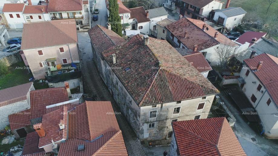 NA PRODAJ KUĆA ZA NALOŽENJE – CENTAR ŽMINJA – 546 m²