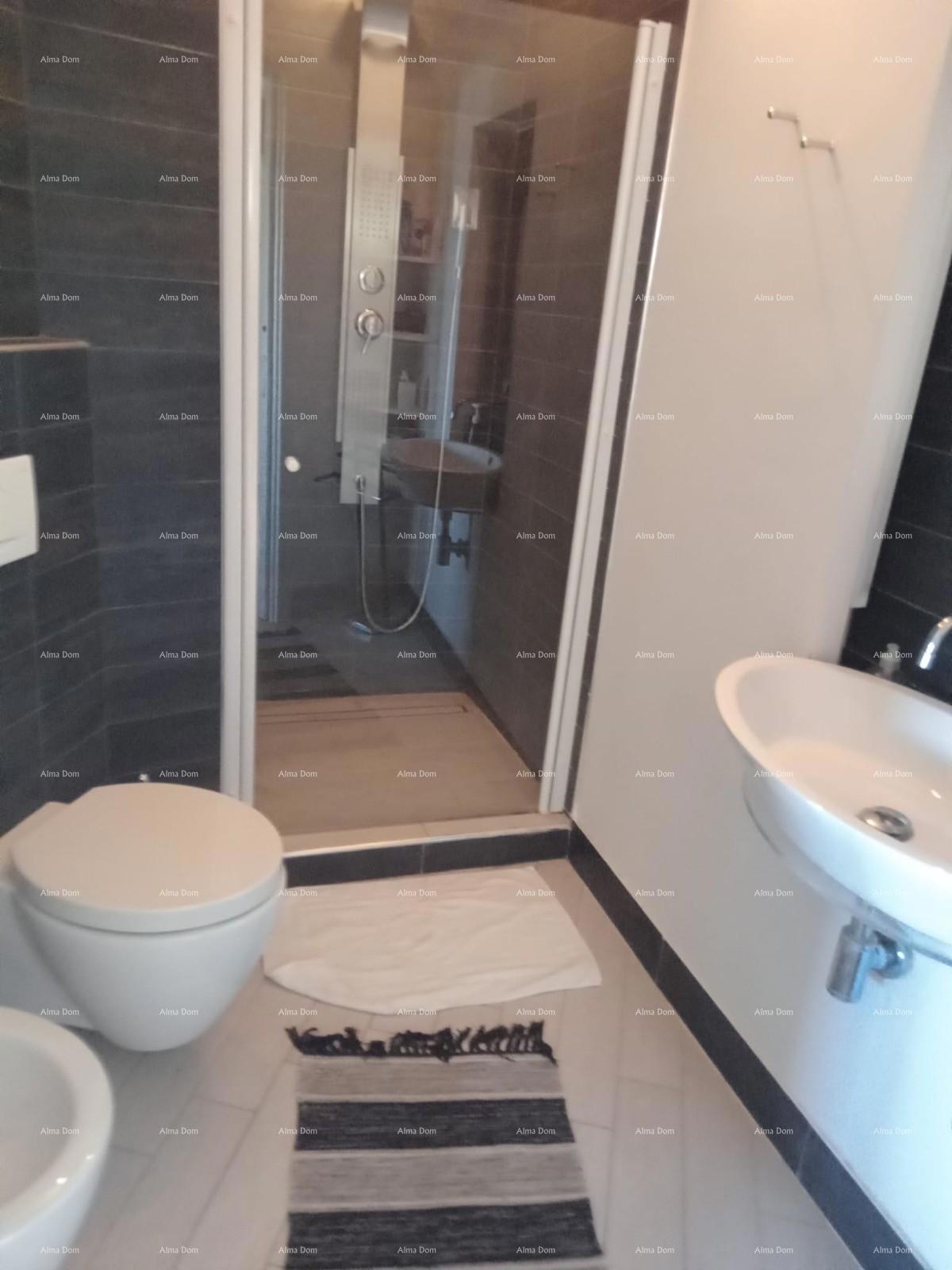 Prodaja - stan s pogledom na more - dve minute do sprehajalne poti Lungomare, Pula!