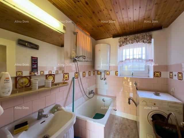 Prodajamo veliko samostojno hišo z velikim dvoriščem!