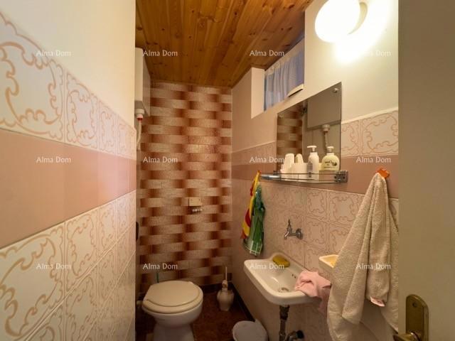 Prodajamo veliko samostojno hišo z velikim dvoriščem!