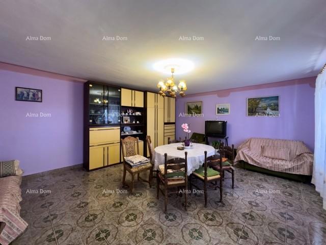 Prodajamo veliko samostojno hišo z velikim dvoriščem!