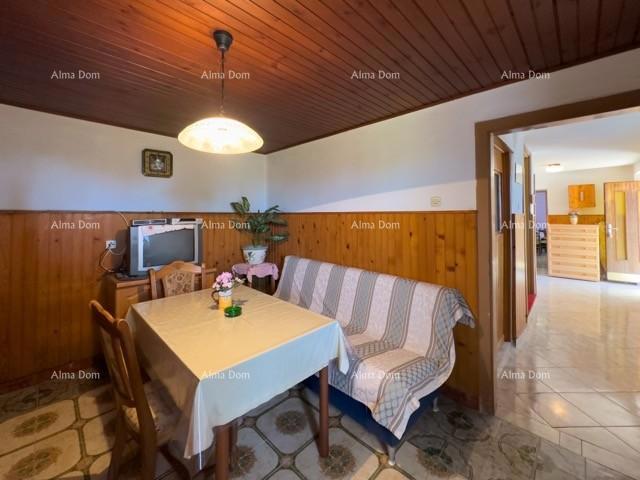 Prodajamo veliko samostojno hišo z velikim dvoriščem!