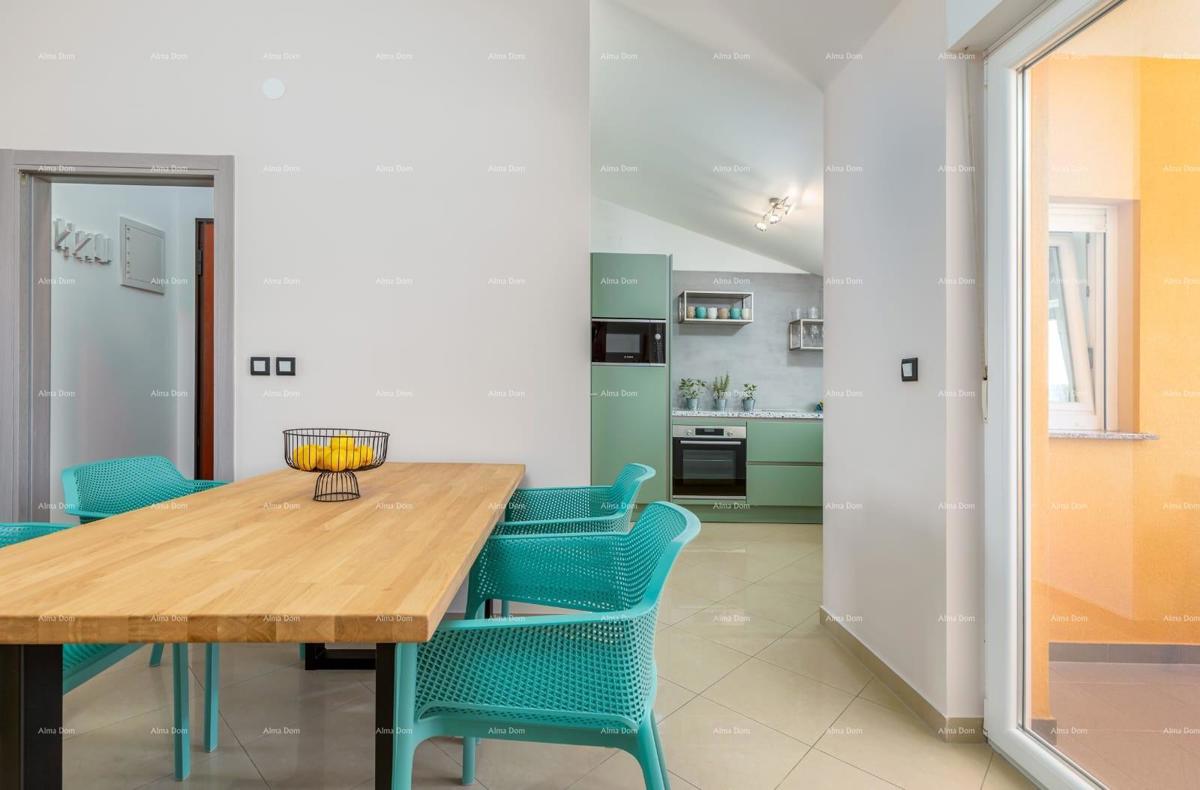 Pogled na morje! Prodaja stanovanja z dvema spalnicama in pokritim parkirnim mestom - Valbandon!