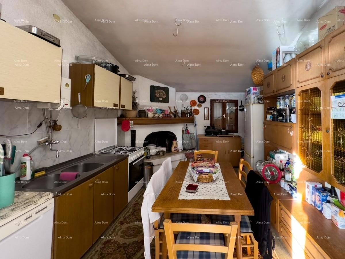 Poslovno-stambena zgrada ob morju, Medulin!