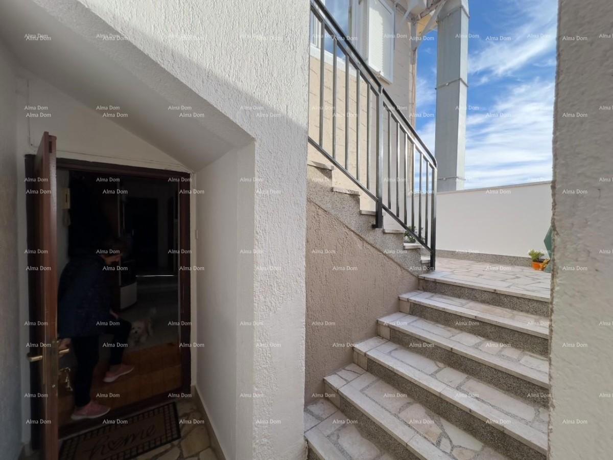 Poslovno-stambena zgrada ob morju, Medulin!