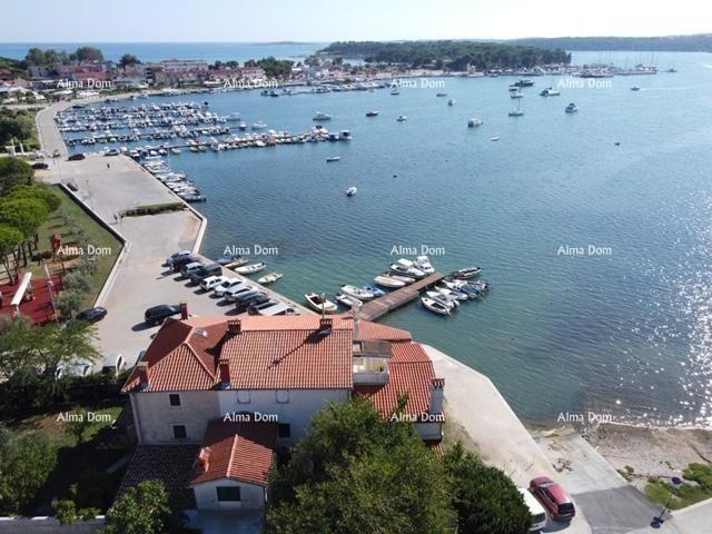 Poslovno-stambena zgrada ob morju, Medulin!