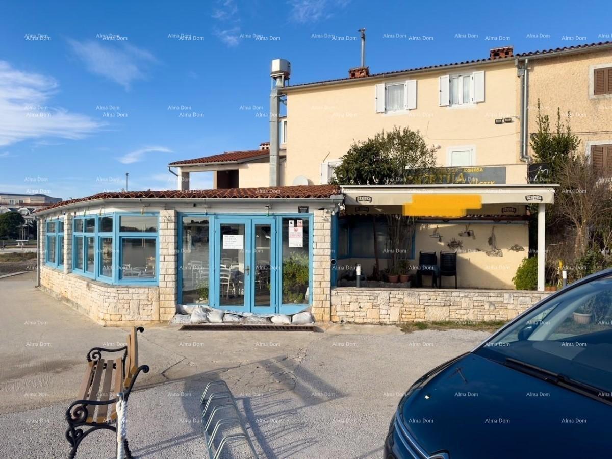 Poslovno-stambena zgrada ob morju, Medulin!