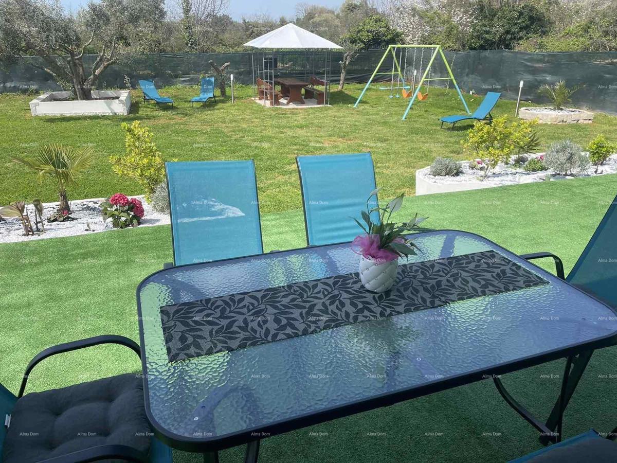 Enonadstropna hiša z velikim vrtom