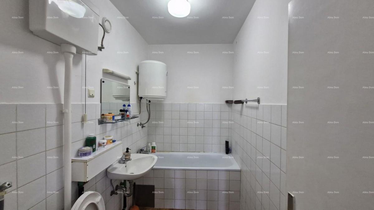 Prodaja stanovanja s pogledom na morje in mesto, Pula, Veruda!