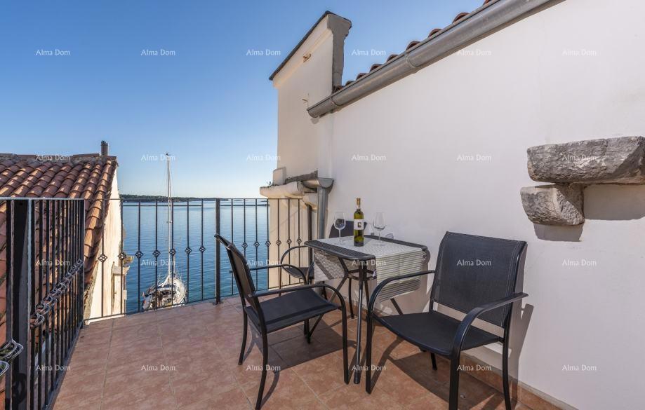 Prekrasno stanovanje na obali v Porecu – Prva vrsta ob morju