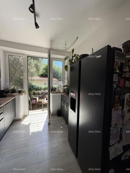 Pula, hiša z dvoriščem in pomožno zgradbo