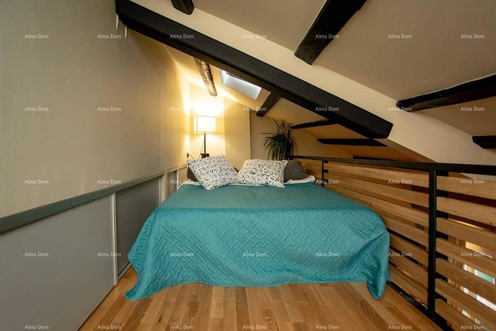 Prodaja - Elegantno urejen dvoetažni stan v stari jedrišču mesta, Rovinj!