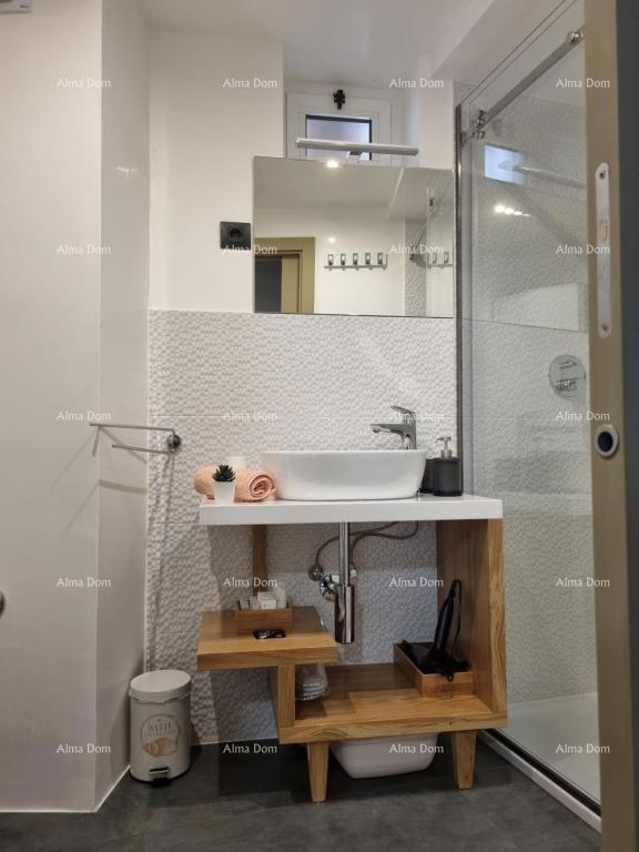 Prodaja - Elegantno urejen dvoetažni stan v stari jedrišču mesta, Rovinj!