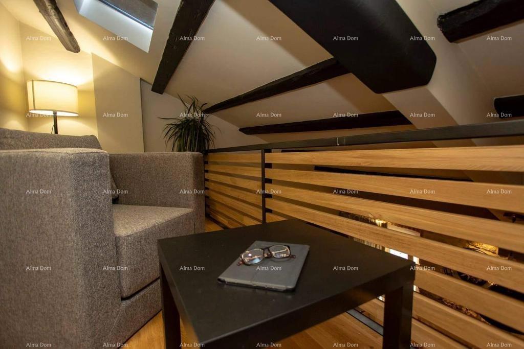 Prodaja - Elegantno urejen dvoetažni stan v stari jedrišču mesta, Rovinj!