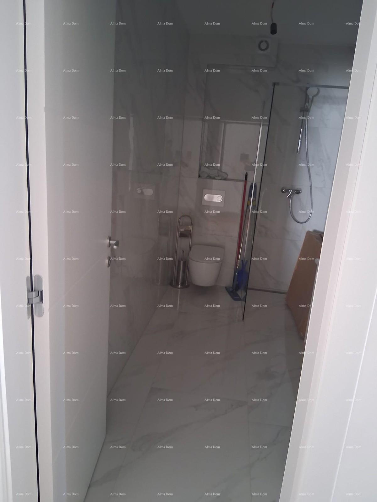 Medulin – Stan v pritličju novogradnje z vrtom in parkirnim mestom