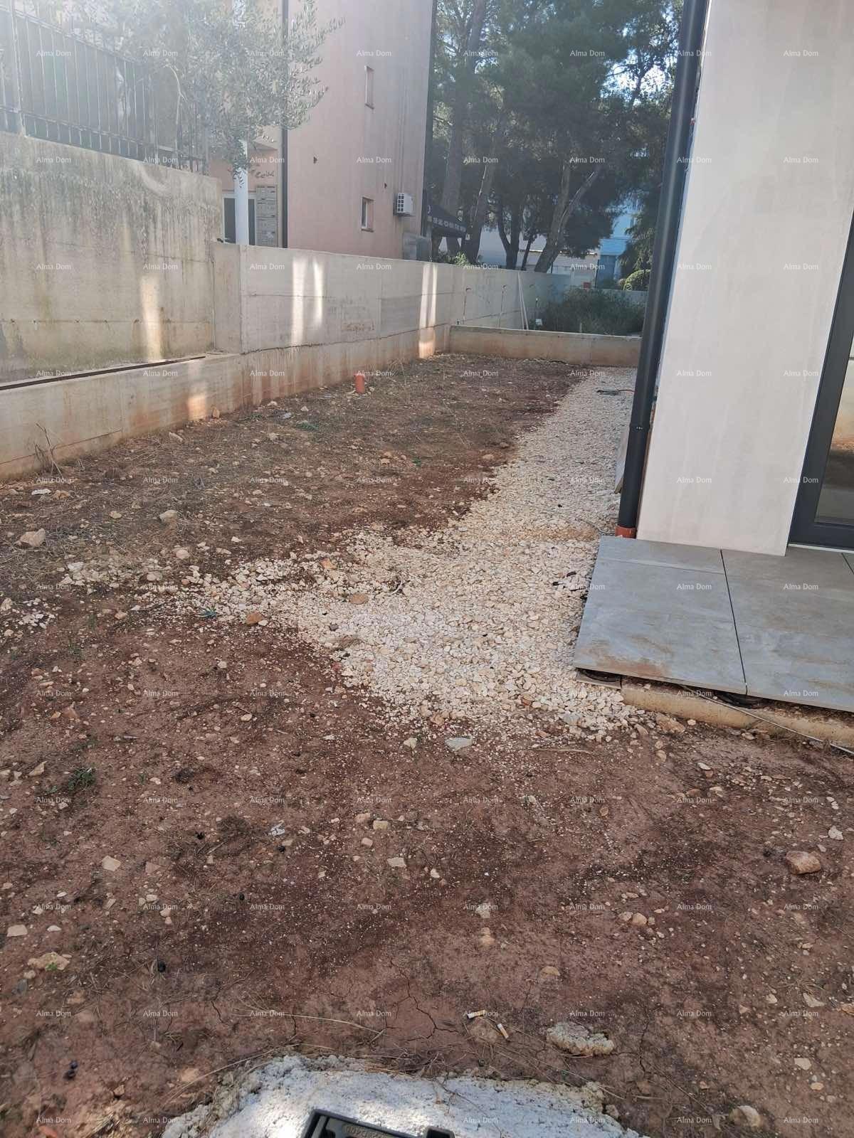 Medulin – Stan v pritličju novogradnje z vrtom in parkirnim mestom