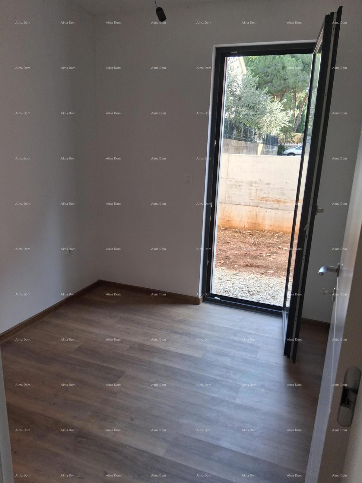 Medulin – Stan v pritličju novogradnje z vrtom in parkirnim mestom