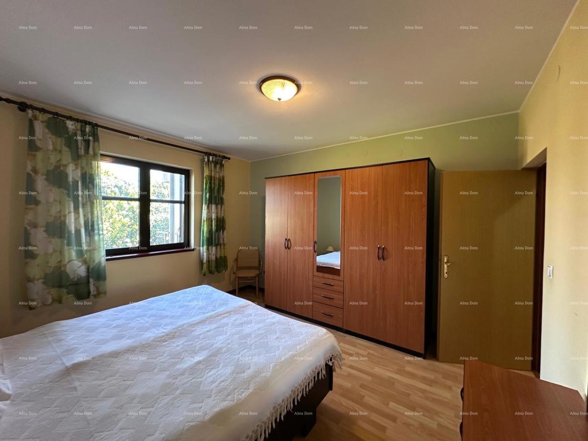 Prodajemo hišo s pet apartmajev na odlični lokaciji!