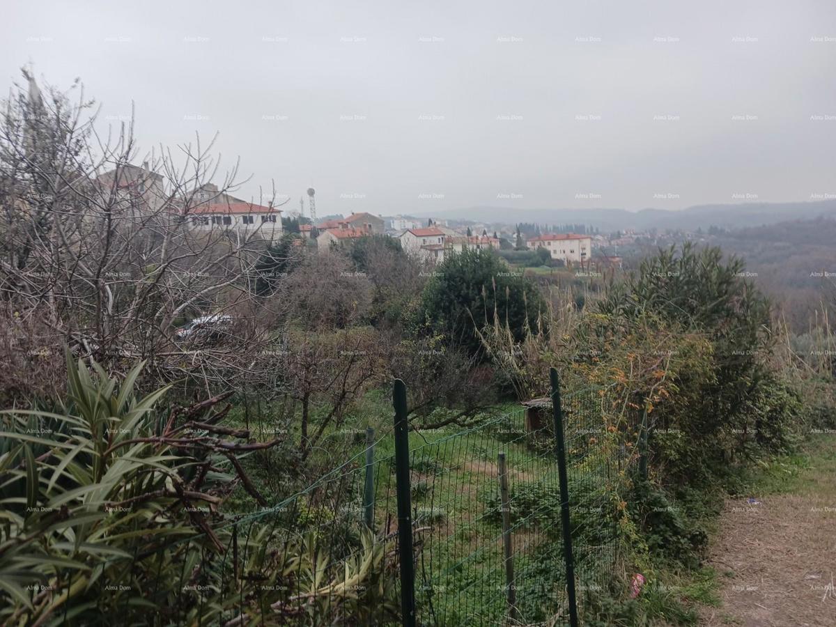 Prodaja gradbenega zemljišča v centru Buj!