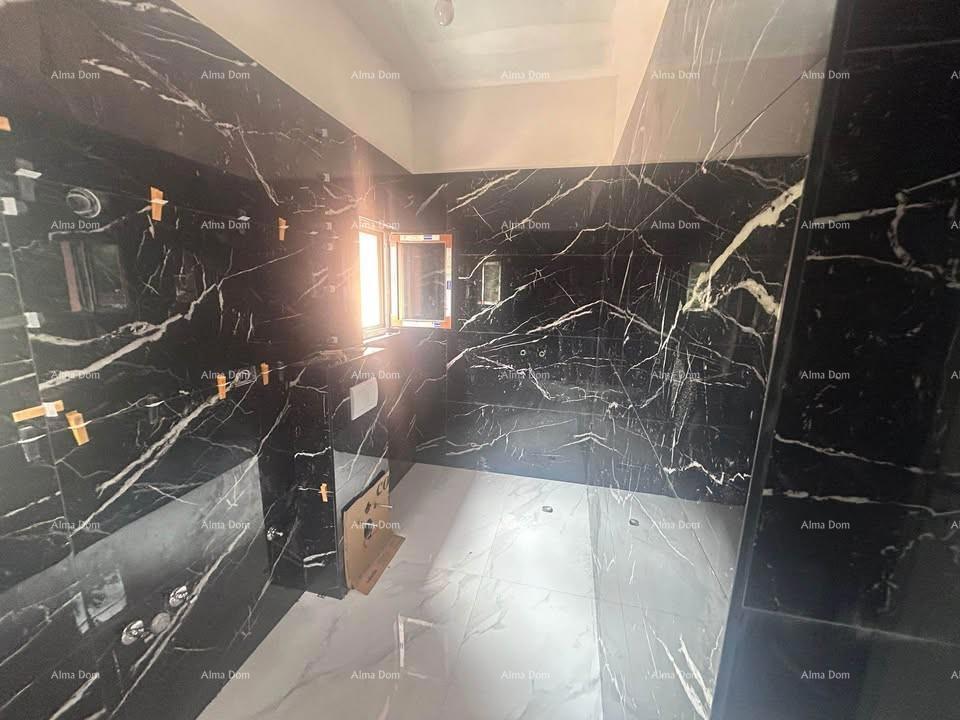 Poreč – stan v prvem nadstropju z vrtom