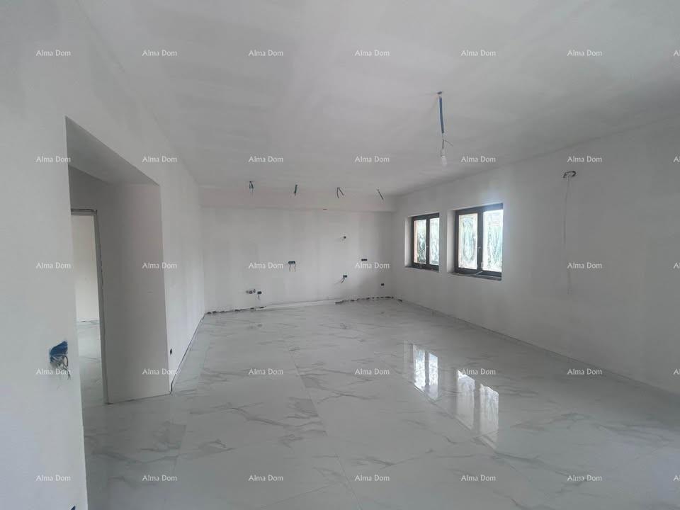 Poreč – stan v prvem nadstropju z vrtom