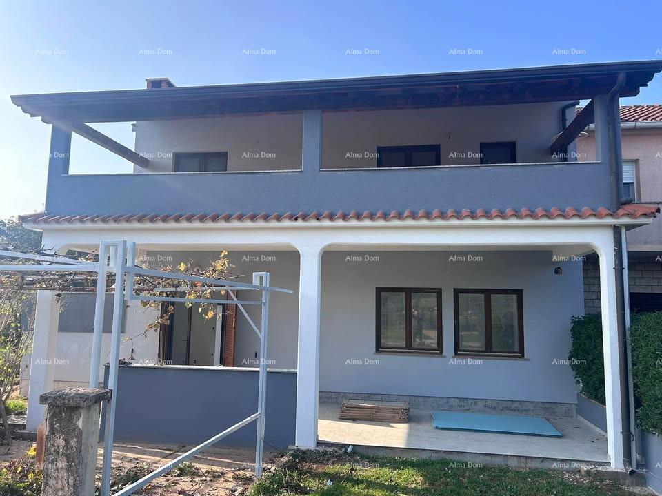 Poreč – stan v prvem nadstropju z vrtom