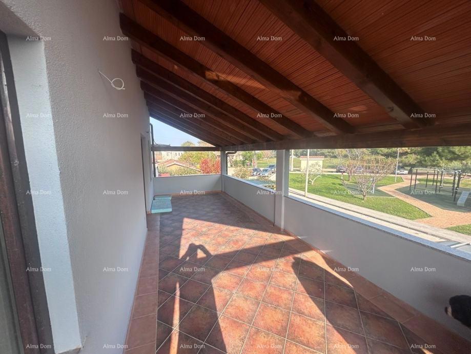 Poreč – stan v prvem nadstropju z vrtom