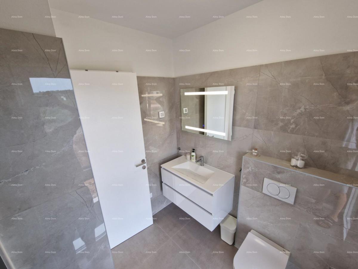 Prodaja luksuzne vile v Medulinu – 100 m od morja