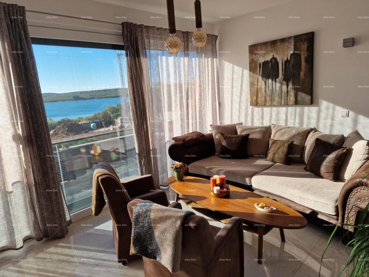 Prodaja luksuzne vile v Medulinu – 100 m od morja