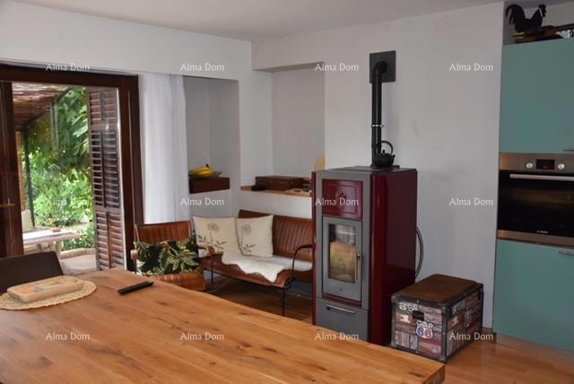 Prodaja lepe družinske duplex hiše z garažo, okolica Poreča!