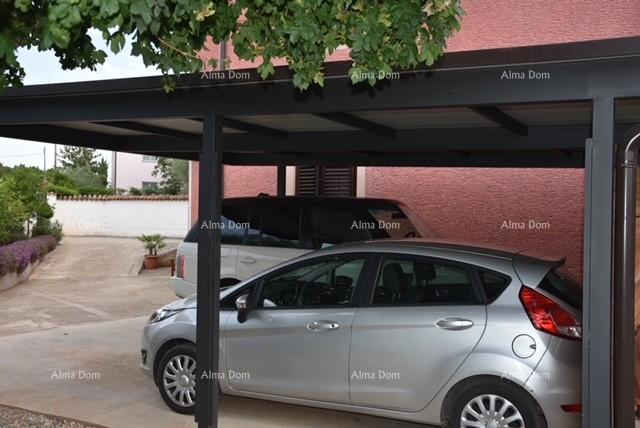 Prodaja lepe družinske duplex hiše z garažo, okolica Poreča!