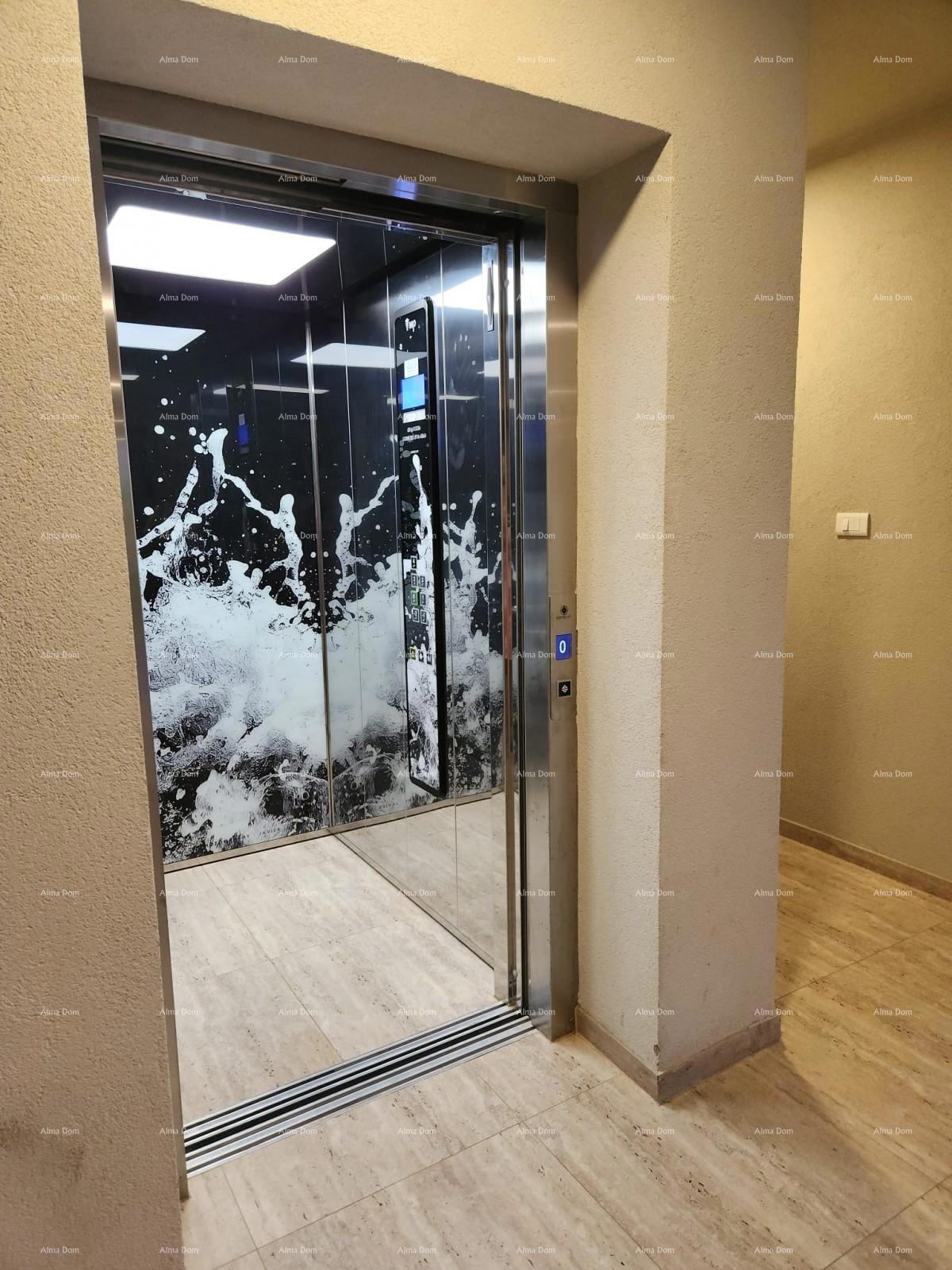 STOJA Moderen stan s terasom 80 m², 100 m od morja v Puli!