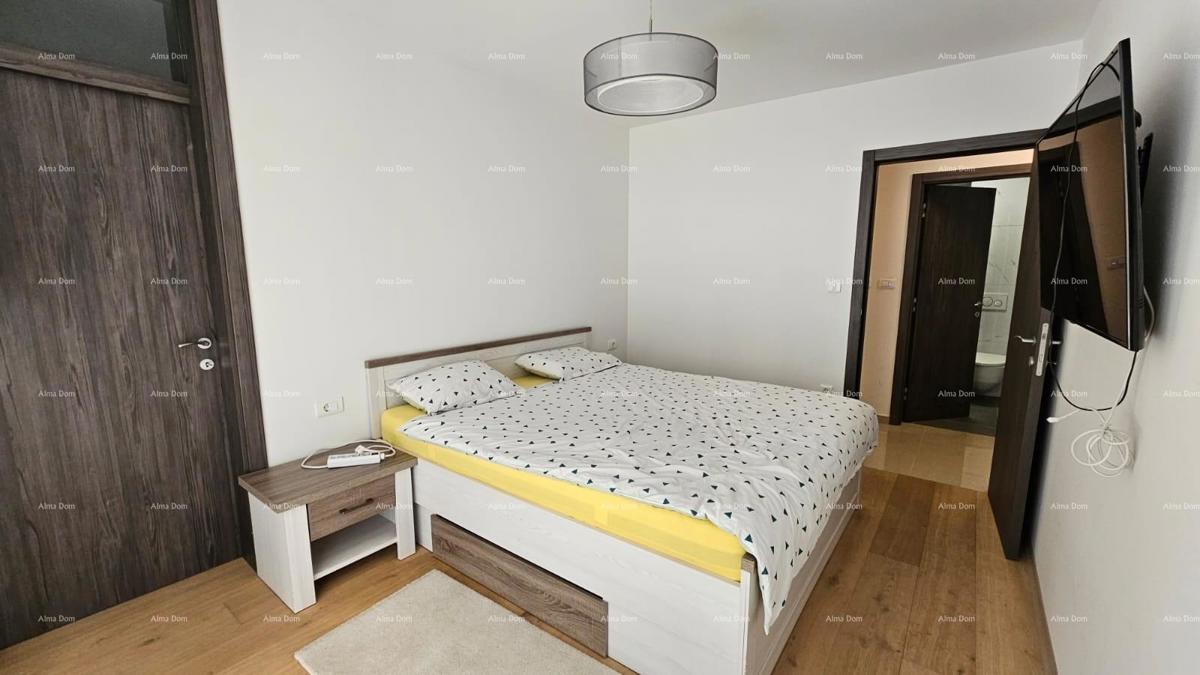 STOJA Moderen stan s terasom 80 m², 100 m od morja v Puli!