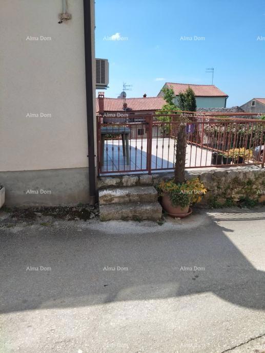 Brtonigla, Samostojna hiša z vrtom - za prenovo