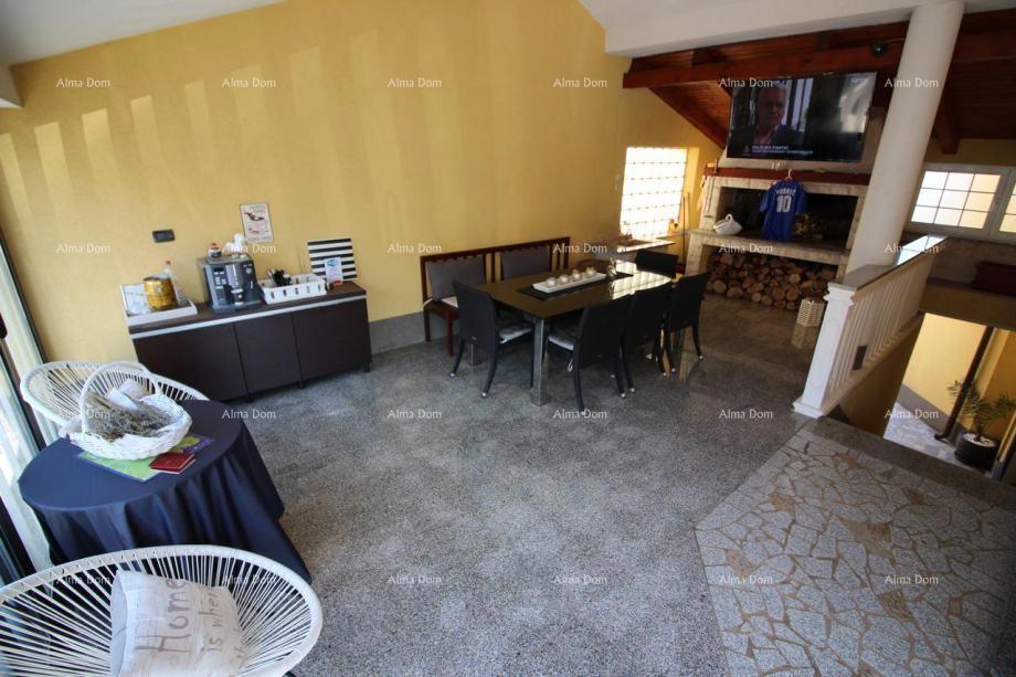 Pješčana Uvala, Vila z apartmaji blizu morja