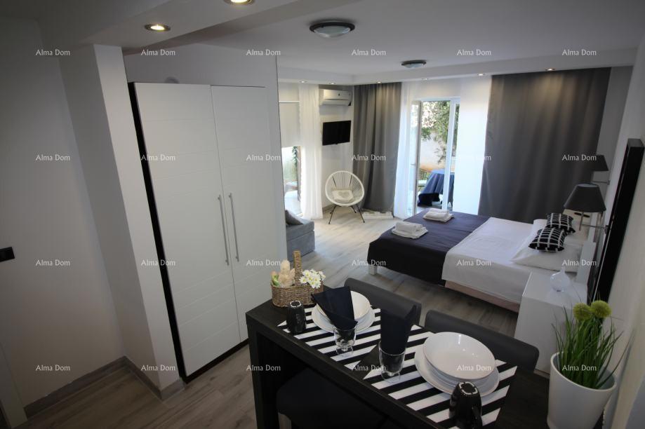 Pješčana Uvala, Vila z apartmaji blizu morja