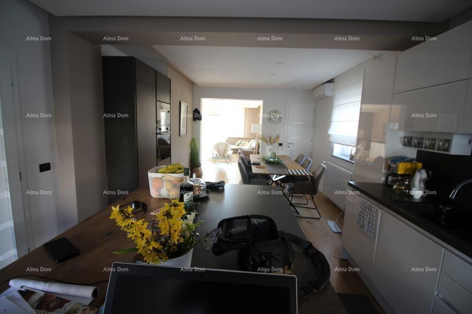 Pješčana Uvala, Vila z apartmaji blizu morja